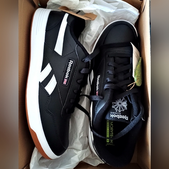 Reebok Other - Reebok Classic Club Memt Paradit Tennis